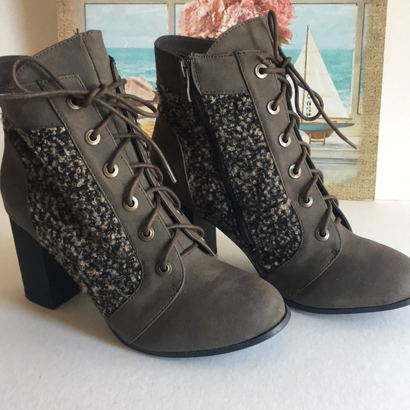 Boots size 9 1/2💋 - Picture 1 of 8